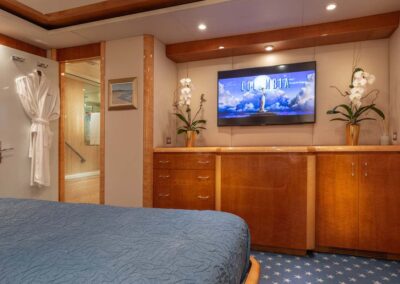 Rena-145-nqea-luxury-charter-yacht-vip-stateroom-4
