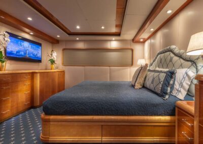 Rena-145-nqea-luxury-charter-yacht-vip-stateroom-5_1